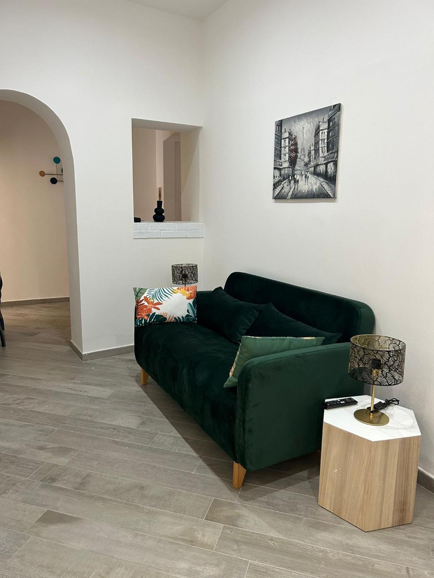 Travelers Cove - Spagnoli Naples